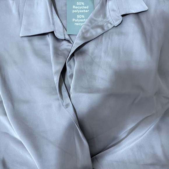H&M Light Gray Cropped Button-Down Shirt - Picture 4 of 4